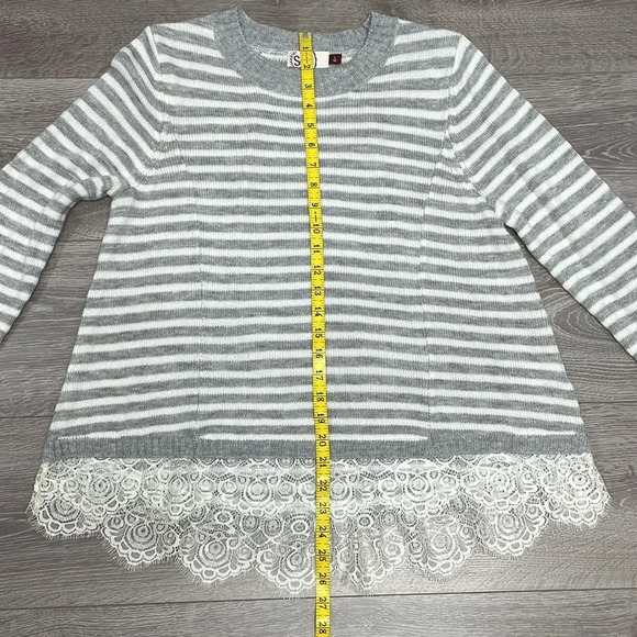 So Striped Long Sleeve Sweater Lace Hem L - Picture 10 of 15